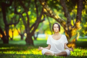 体育直播-电竞赛场的Doinb式指挥官，德国队如何用团队协作锁定胜局